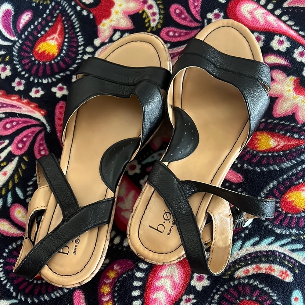 b.o.c. Black and Tan Sandals with Ankle Strap Size 9 M